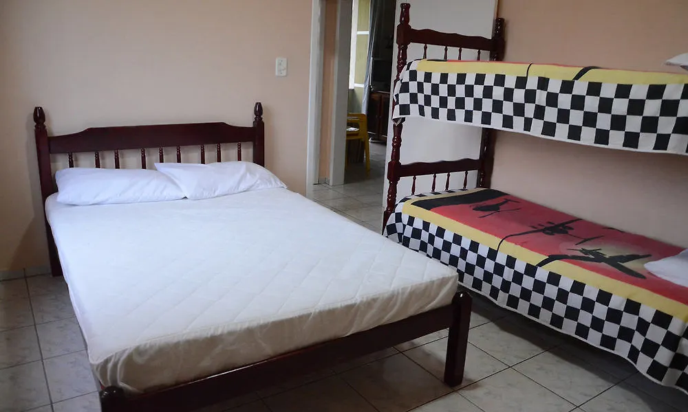 Apartpousada Residencial Dos Reis Sao Francisco do Sul Värdshus